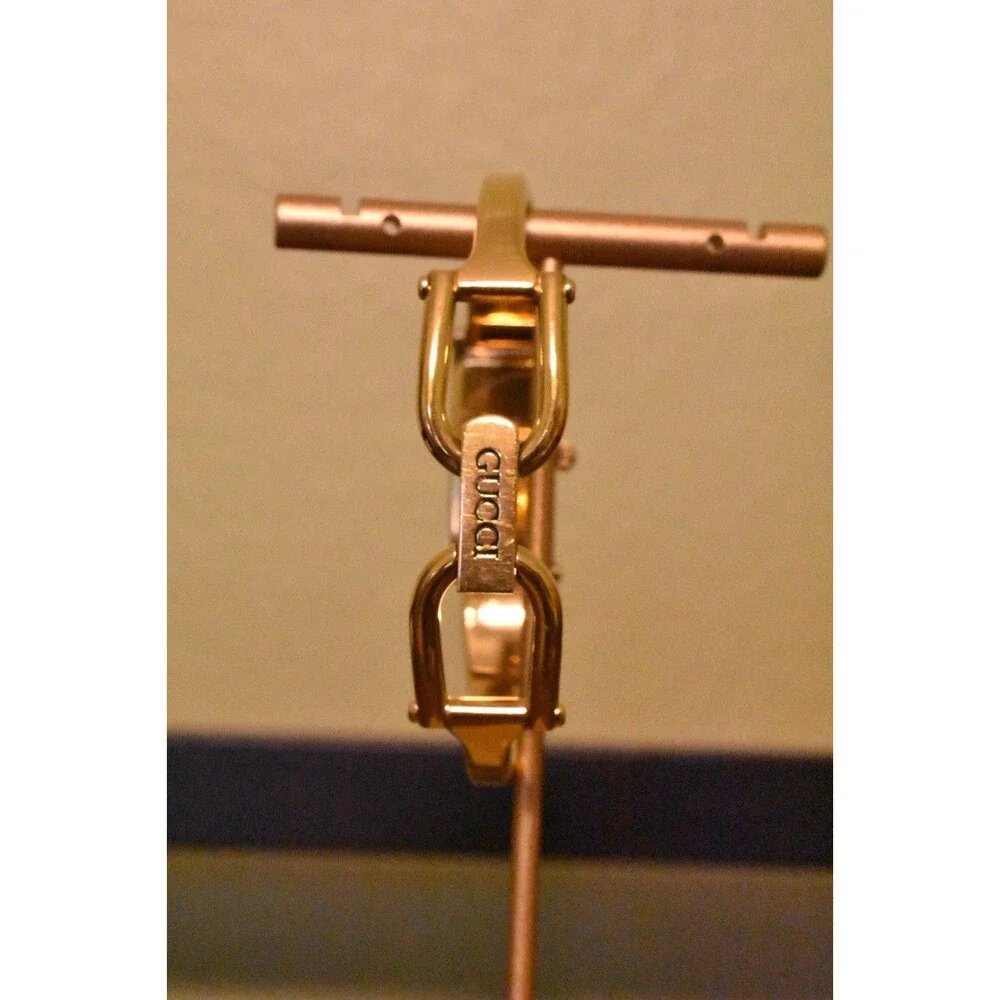Vintage Gucci 1500L Ladies Gold Tone Bangle Watch Cream Dial Swiss Quartz